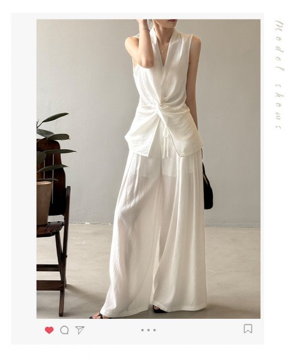 sleeveless shirt