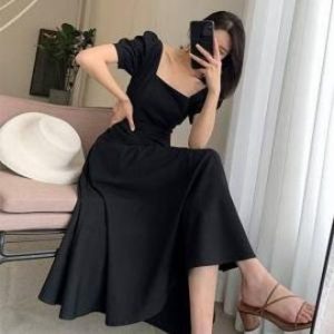 Knee length Hepburn style chubby mm small black dress